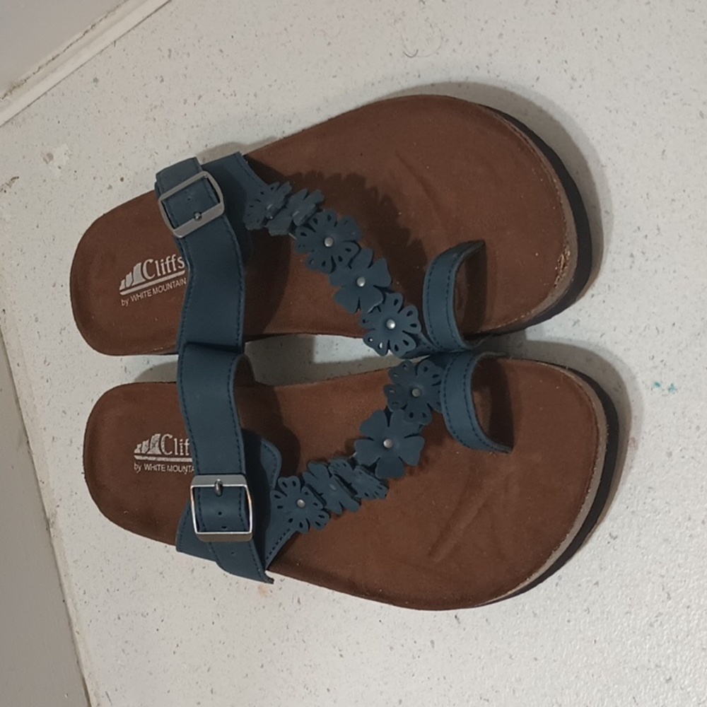 Cliffs by White Mountain Coralee buckle navy blue flower sandals women's size 11